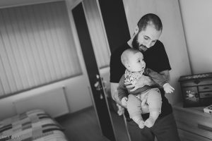 tata li copilul la ședința foto de familie în Cluj-Napoca